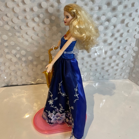 Barbie Fashionistas 💎Beautiful Sapphire Blue gown & Sax - Picture 8 of 12